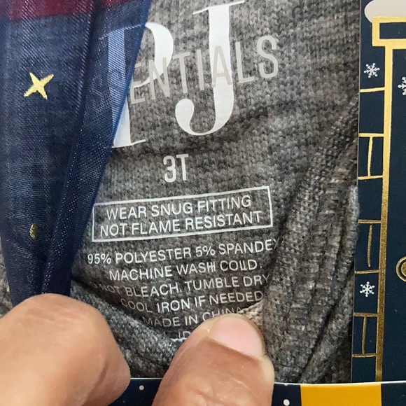 Toddler “Believe” Holiday Pajama 2 Piece Set Size 3T - Picture 4 of 8